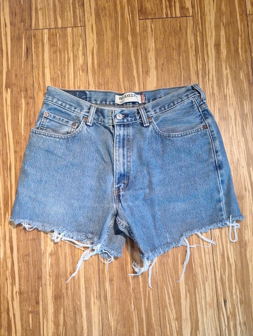 Levis Womens 550 Cutoff Jean Shorts Size 34